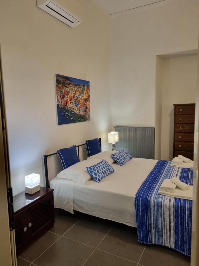 Napoli Sottosopra Chiaia Apartment Ngoại thất bức ảnh