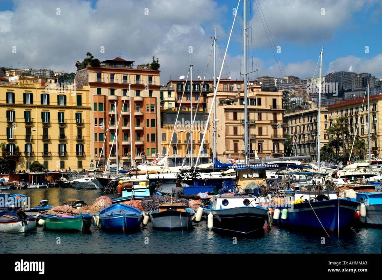 Napoli Sottosopra Chiaia Apartment Ngoại thất bức ảnh
