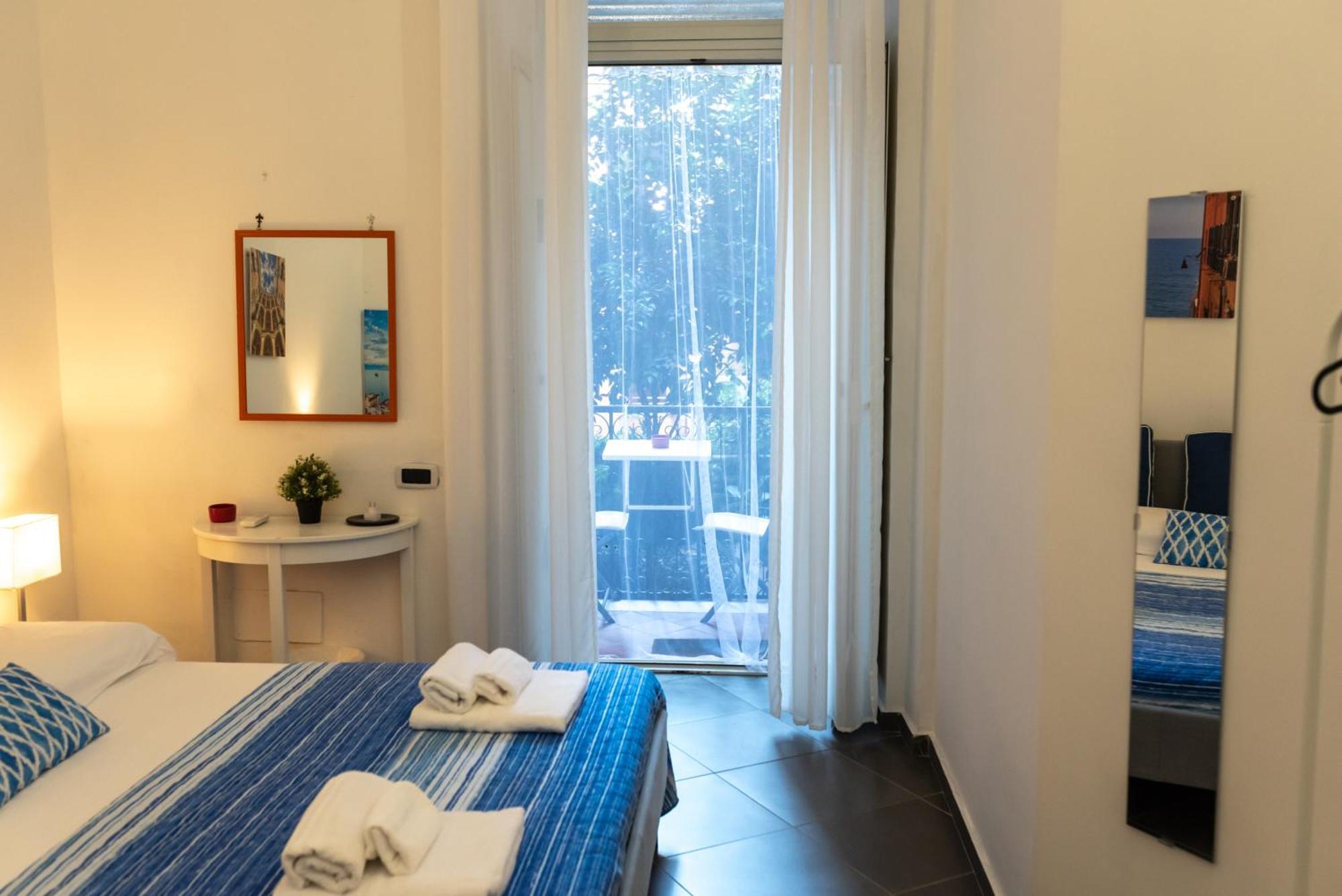 Napoli Sottosopra Chiaia Apartment Ngoại thất bức ảnh